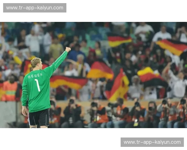 镜面与背影：当中日足球在亚洲之巅擦肩而过